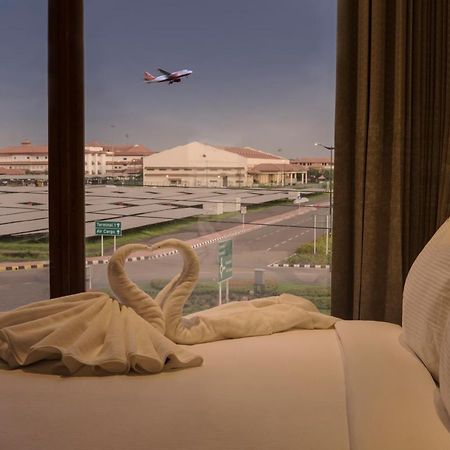 Florida Airport Hotel Kochi Nedumbassery Exterior photo