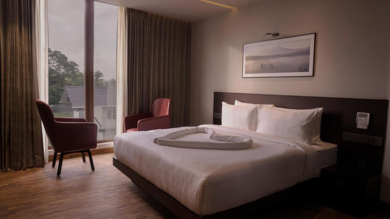 Florida Airport Hotel Kochi Nedumbassery Exterior photo